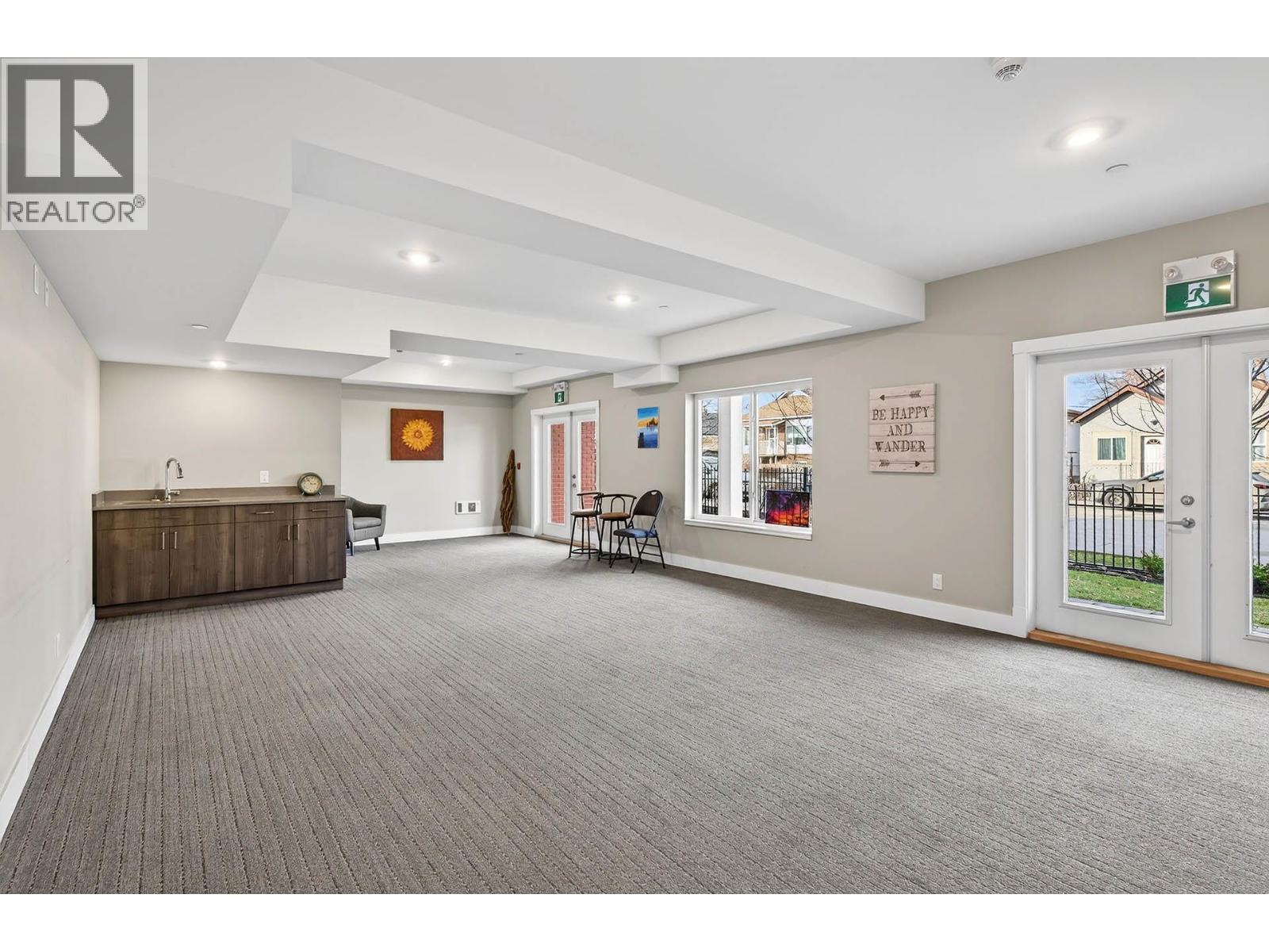 #207 777 BATTLE STREET - 10