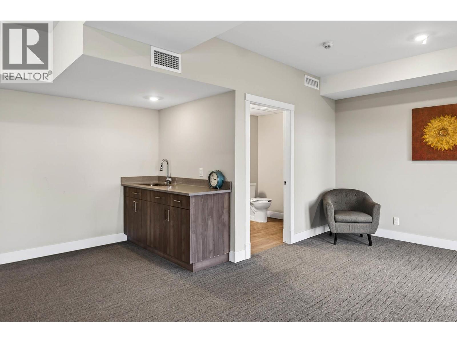 #207 777 BATTLE STREET - 12