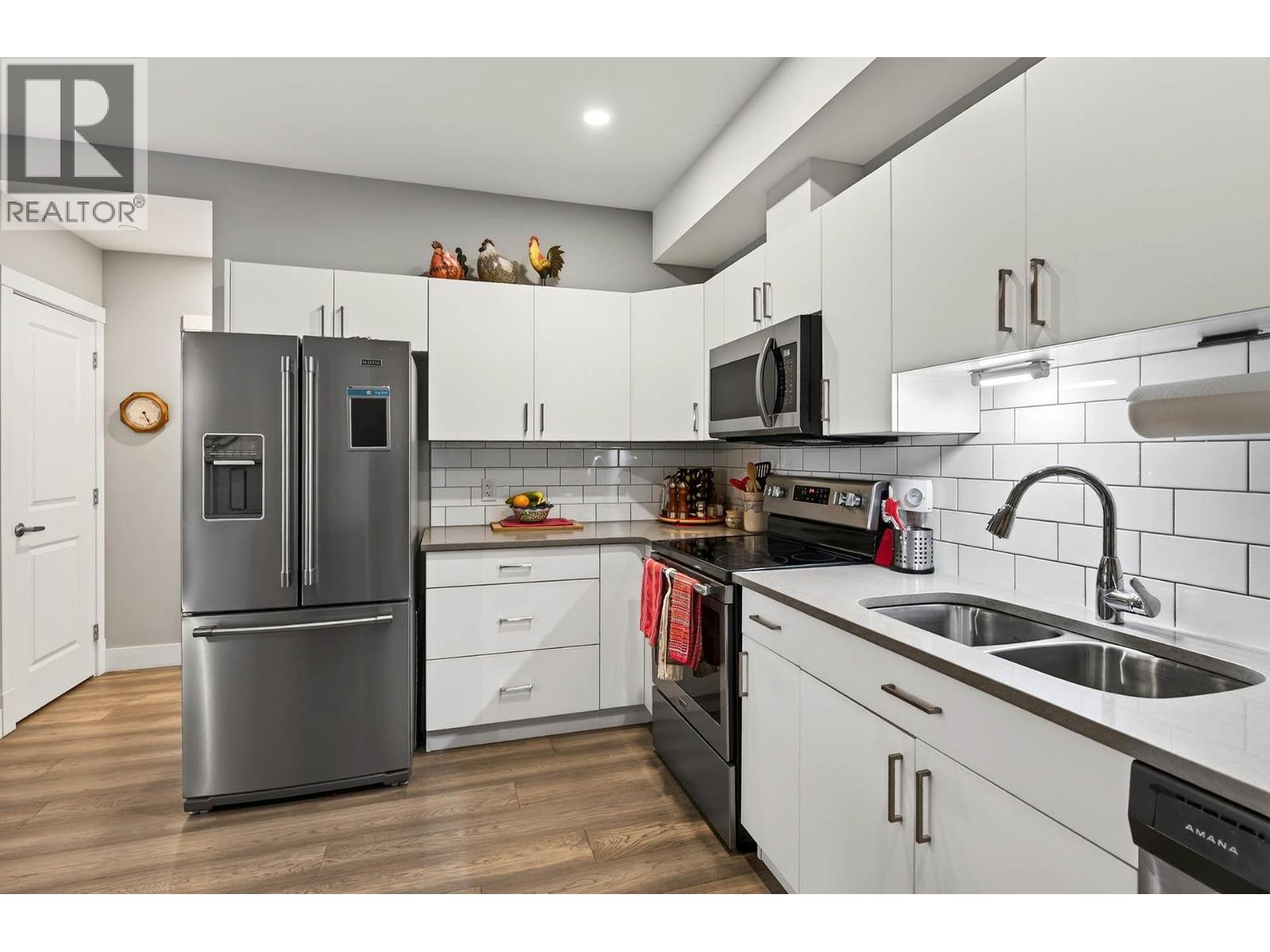 #207 777 BATTLE STREET - 18