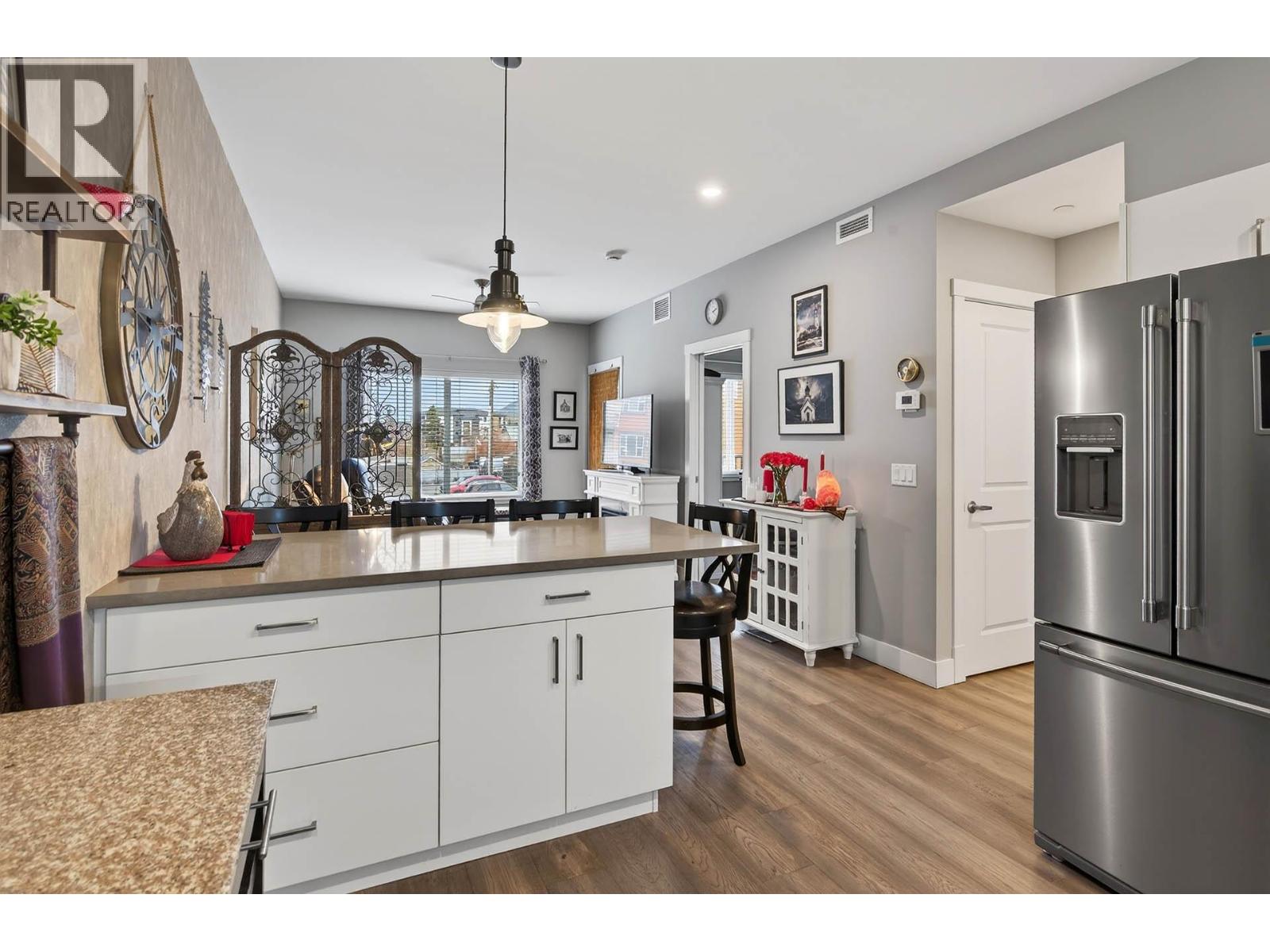 #207 777 BATTLE STREET - 20