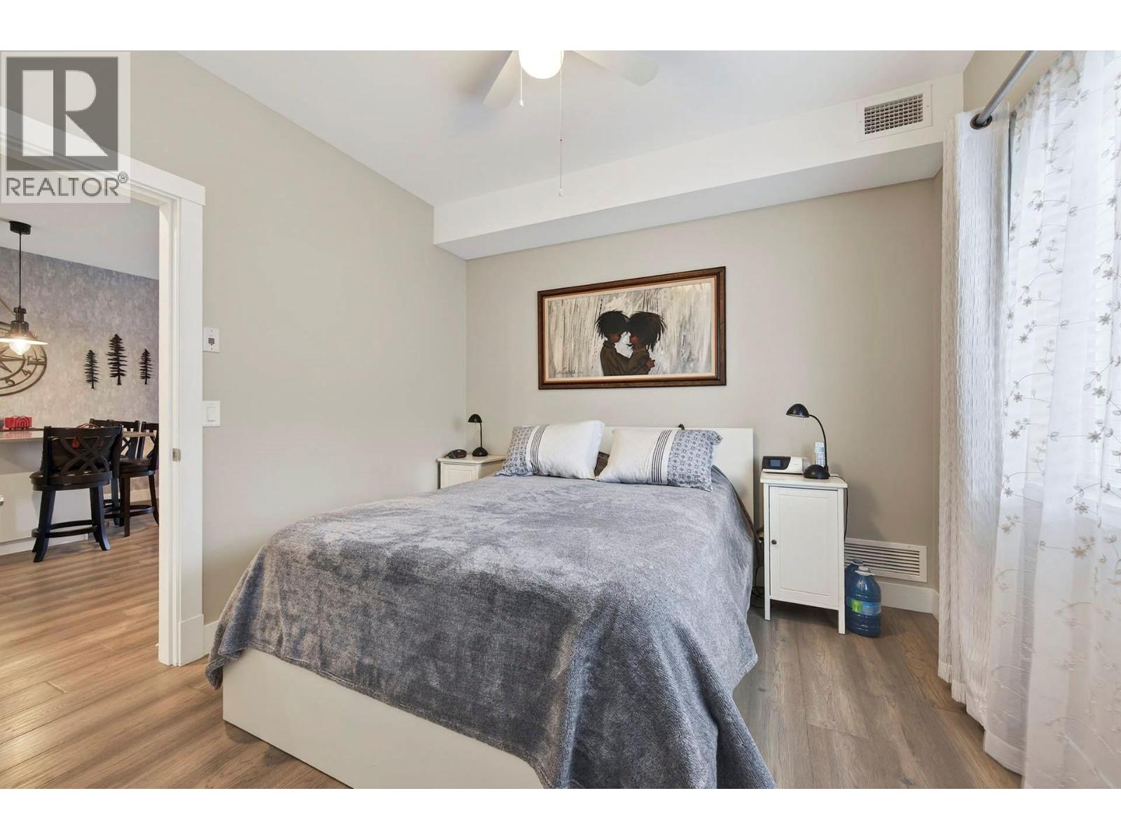 #207 777 BATTLE STREET - 27