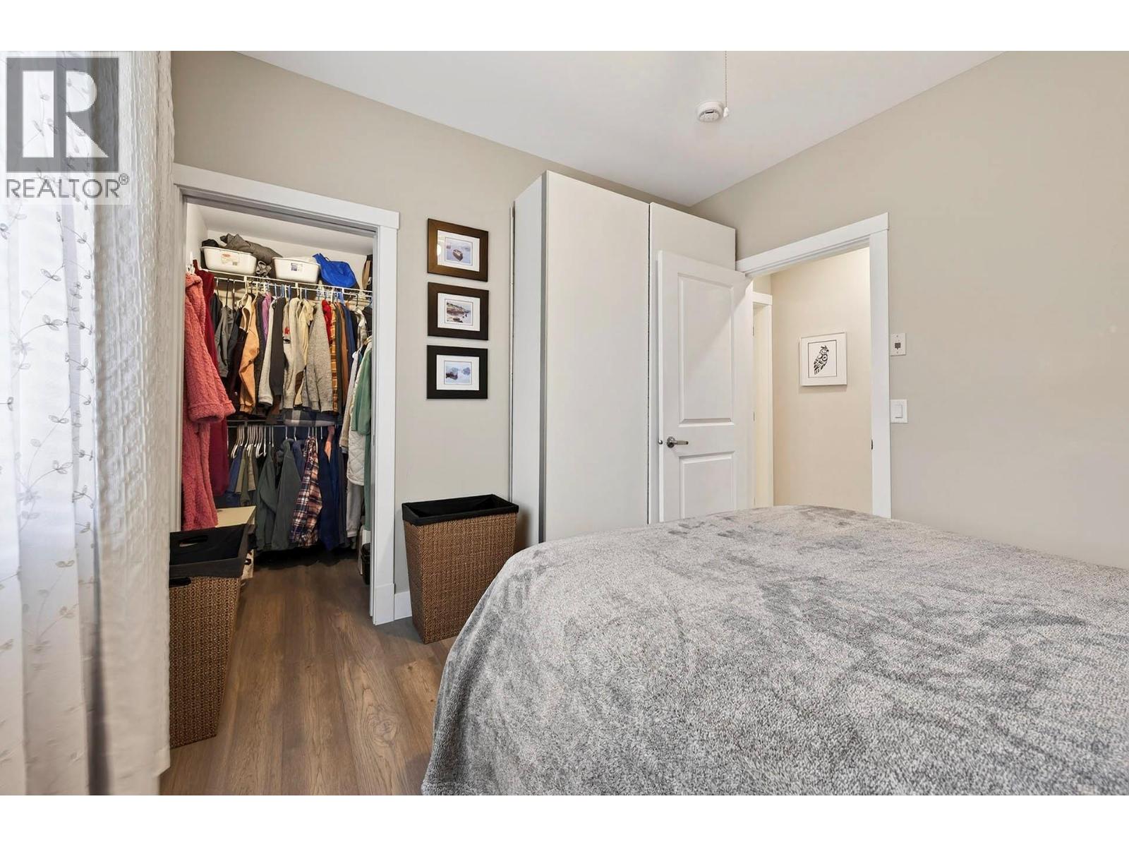 #207 777 BATTLE STREET - 28