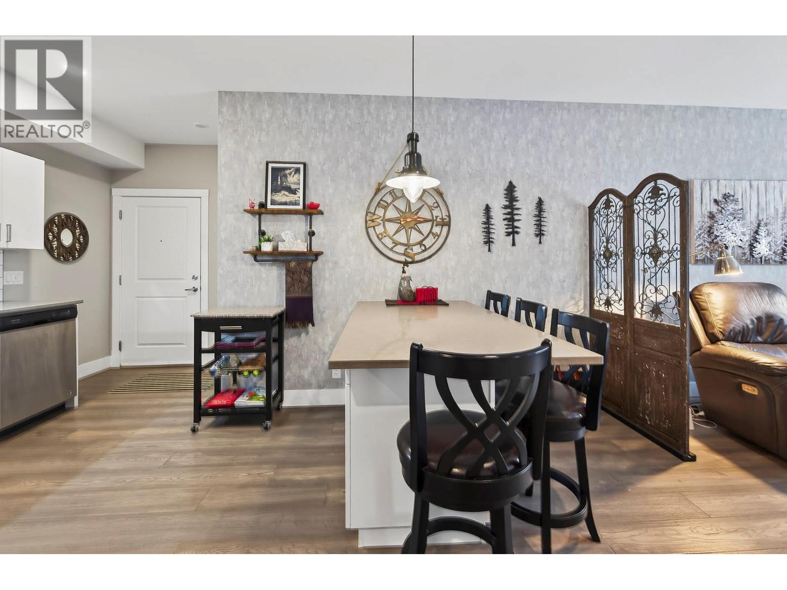 #207 777 BATTLE STREET - 34