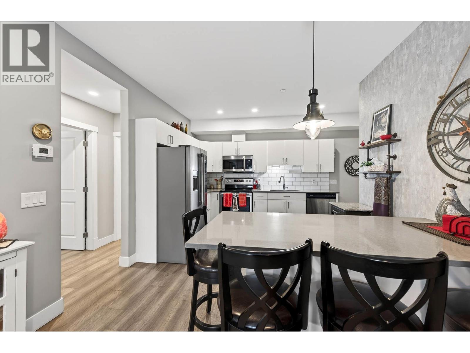 #207 777 BATTLE STREET - 36