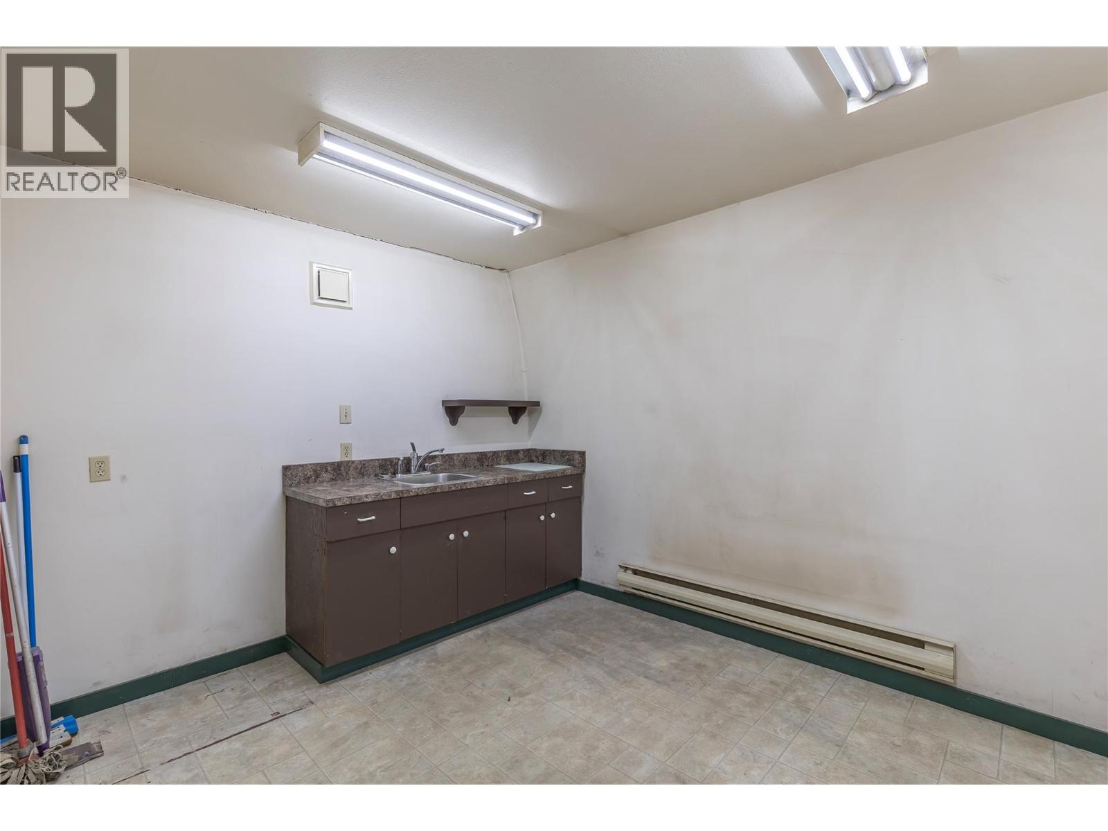  6248 Pleasant Valley Road, Vernon