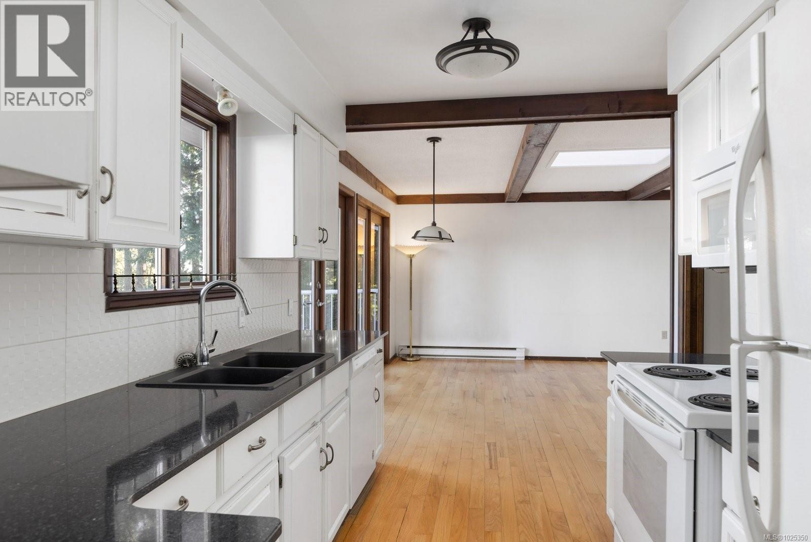 1678 LANDS END RD - 13