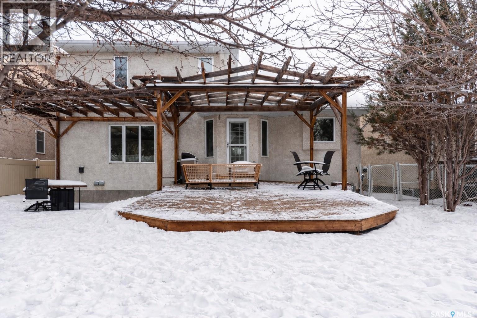 Single Family House 2 Level for Sale in  Wimbledon DRIVE Regina 