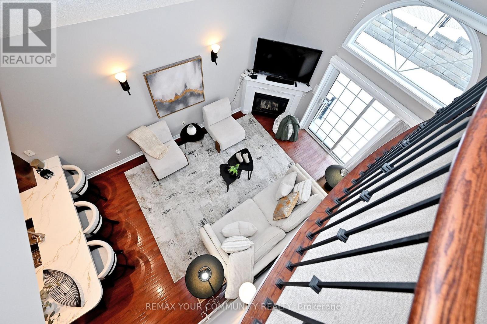 635 Tapestry photo 4