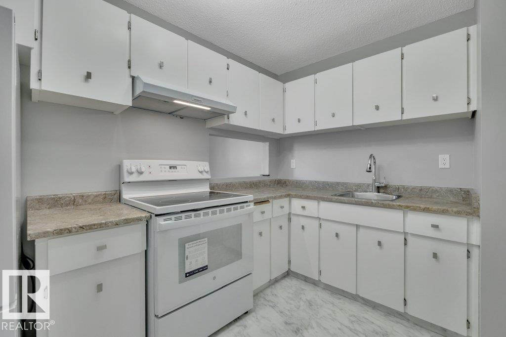 #3 7404 38 AV NW - 11