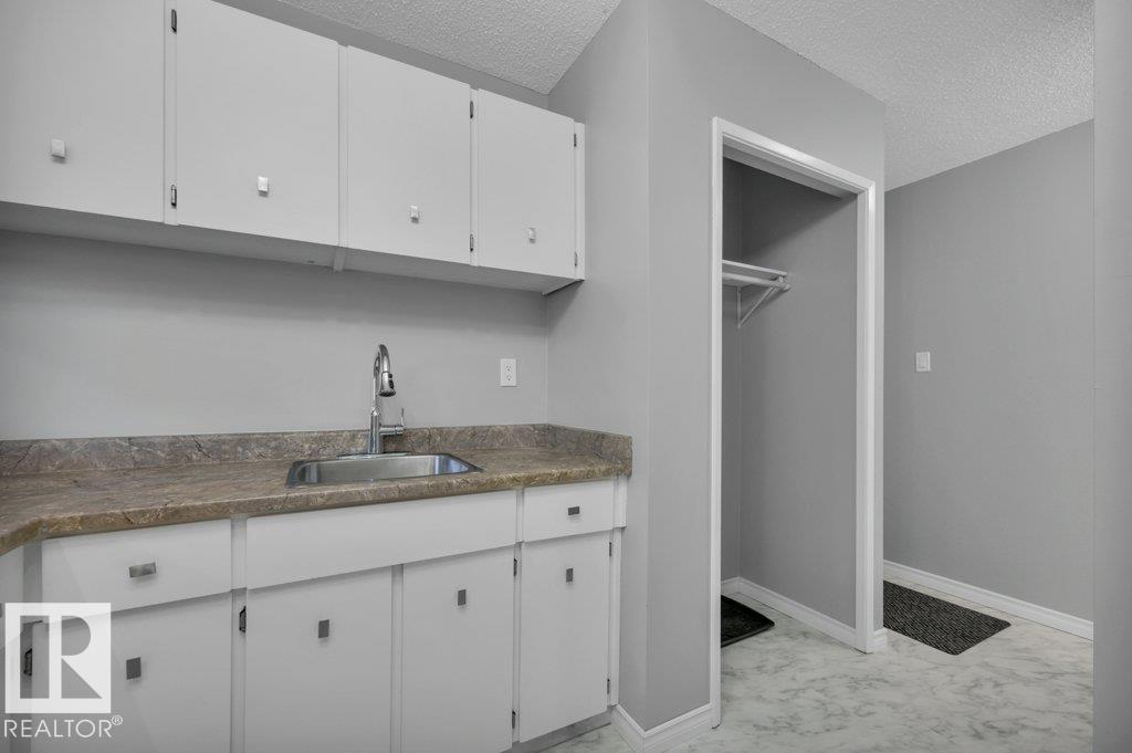 #3 7404 38 AV NW - 9