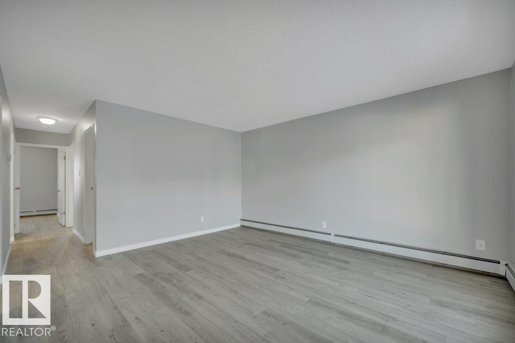 #3 7404 38 AV NW - 20
