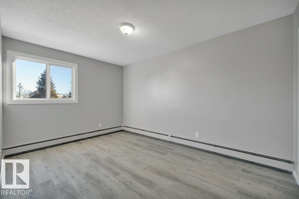 #3 7404 38 AV NW - 22