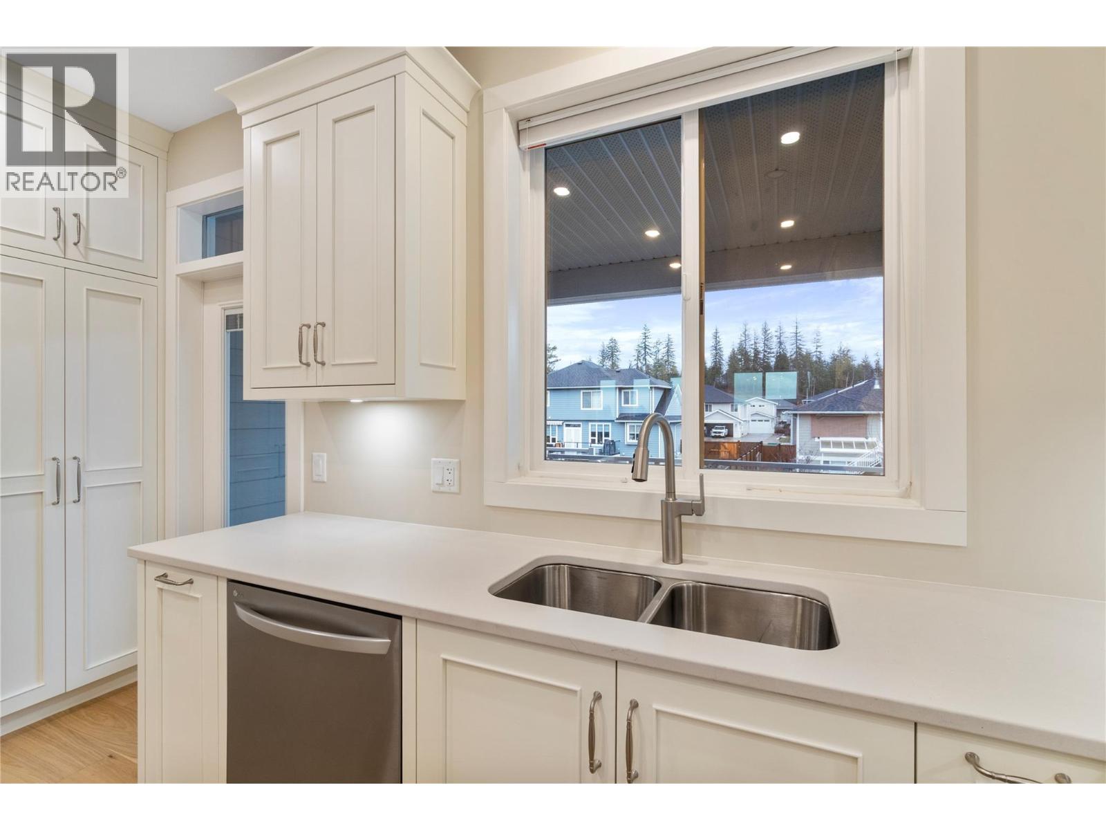  2251 14 Avenue Southeast, Salmon Arm