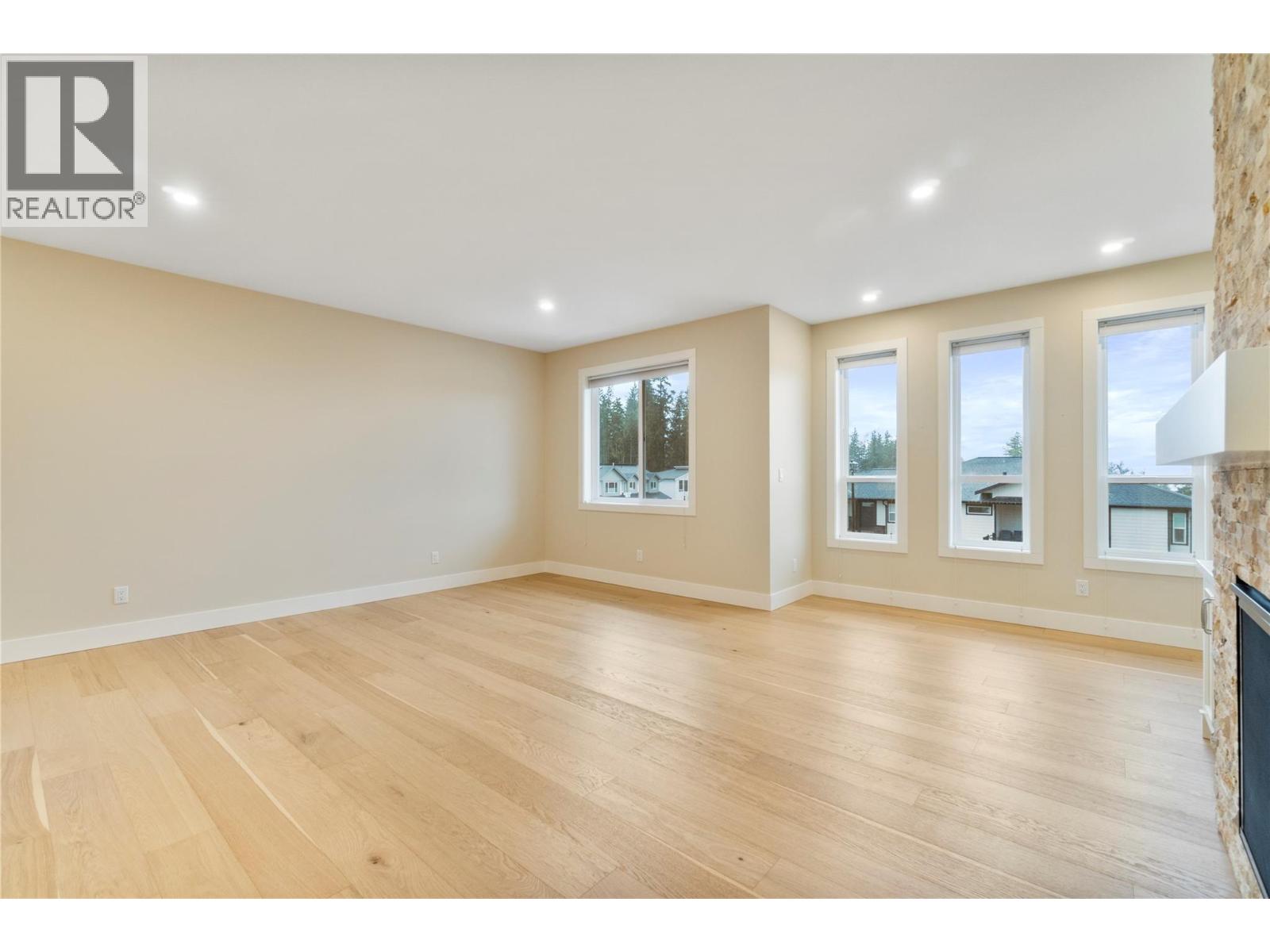  2251 14 Avenue Southeast, Salmon Arm