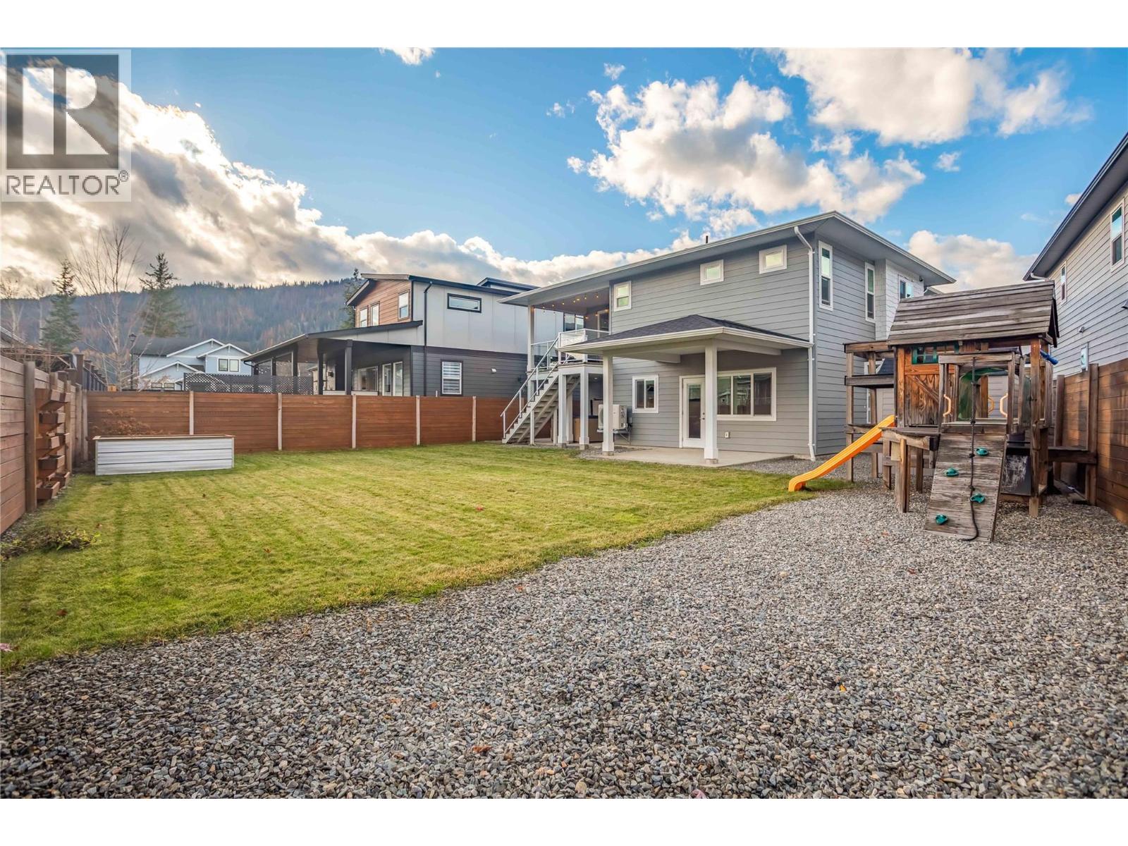  2251 14 Avenue Southeast, Salmon Arm