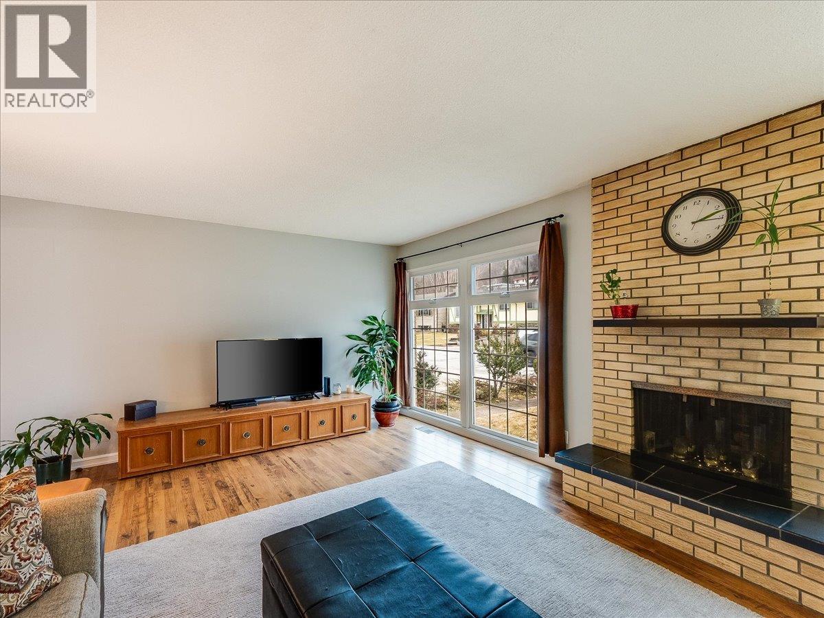 3866 CARNATION Drive, Trail