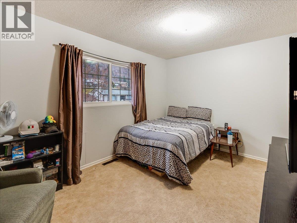 3866 CARNATION Drive, Trail