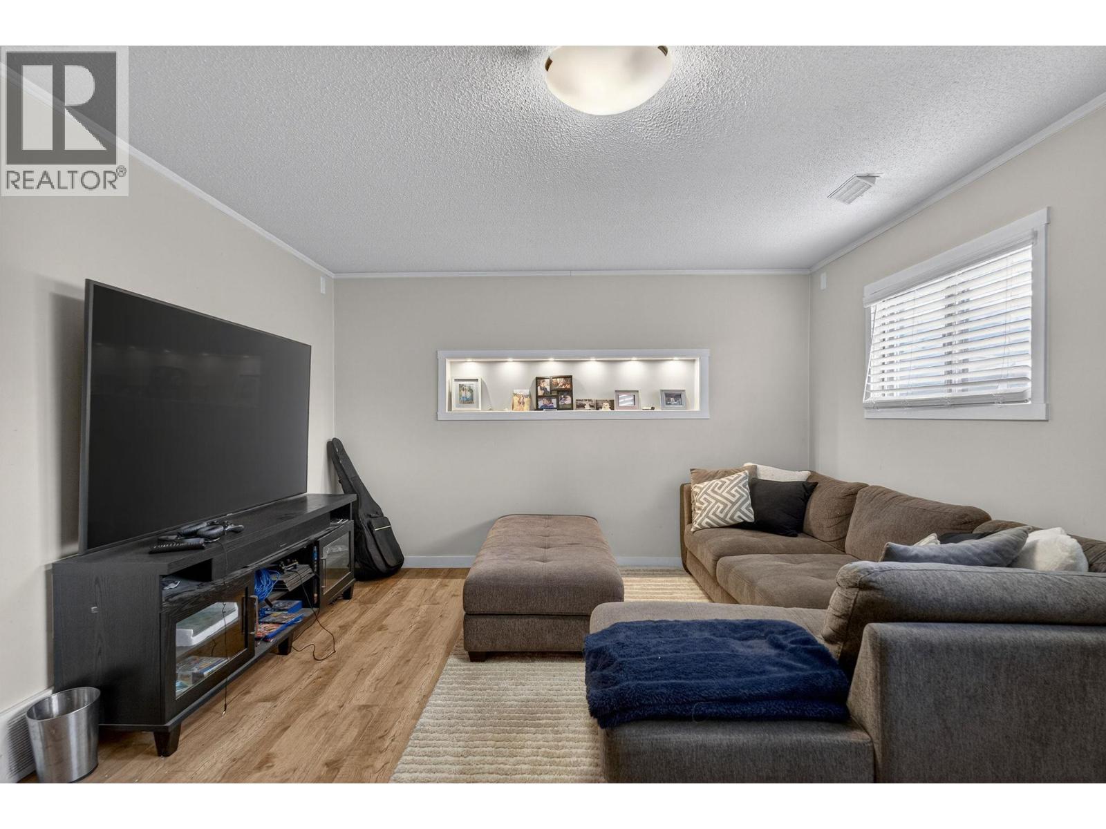  675 Lacey Road, Kelowna