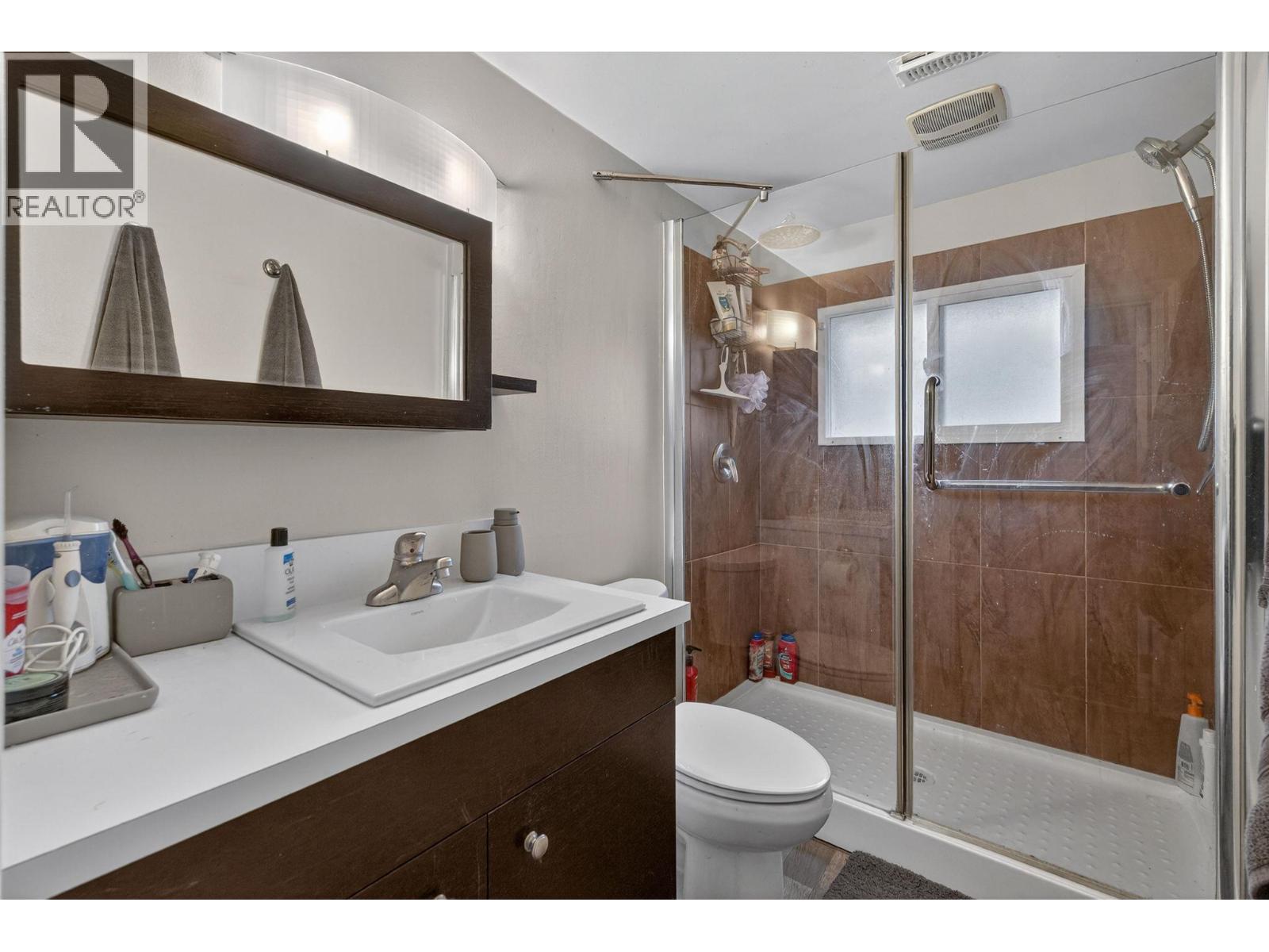  675 Lacey Road, Kelowna