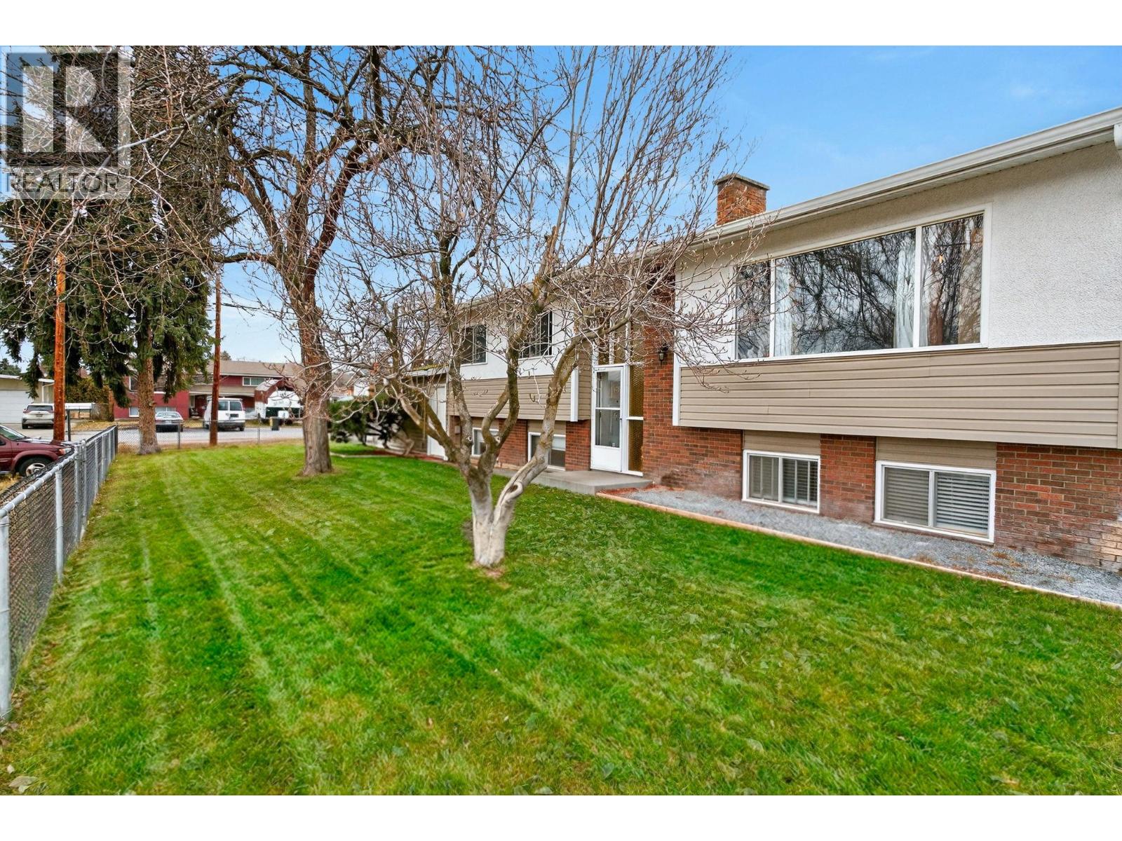  675 Lacey Road, Kelowna