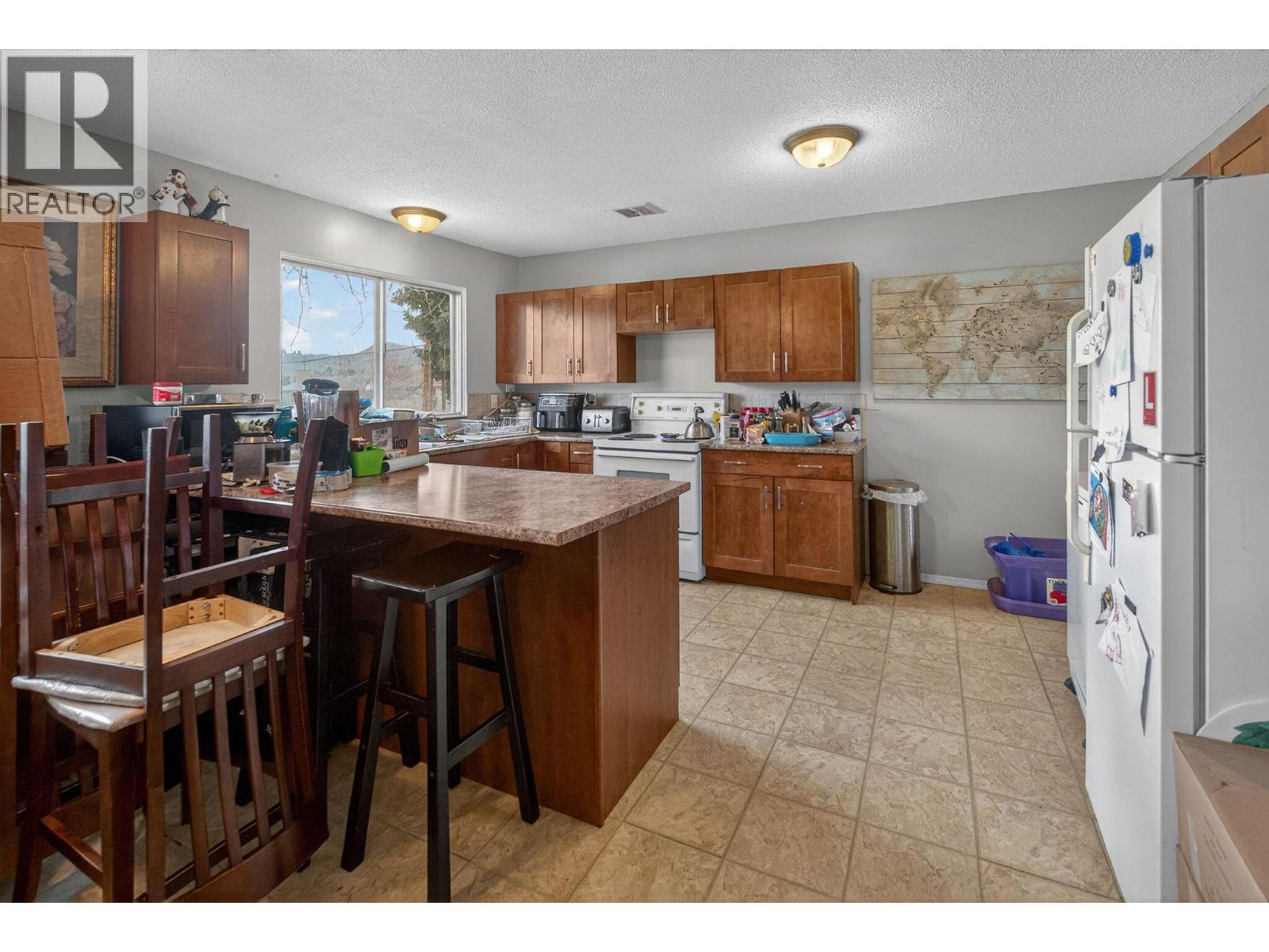  675 Lacey Road, Kelowna