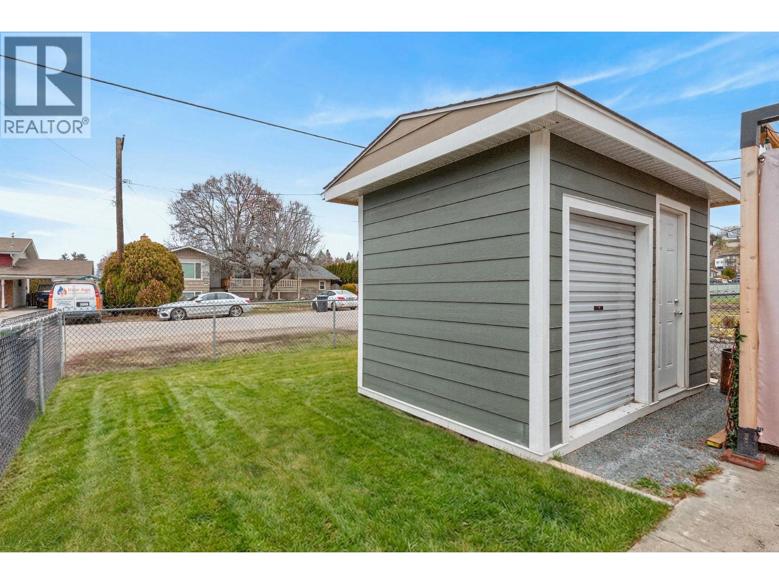  675 Lacey Road, Kelowna