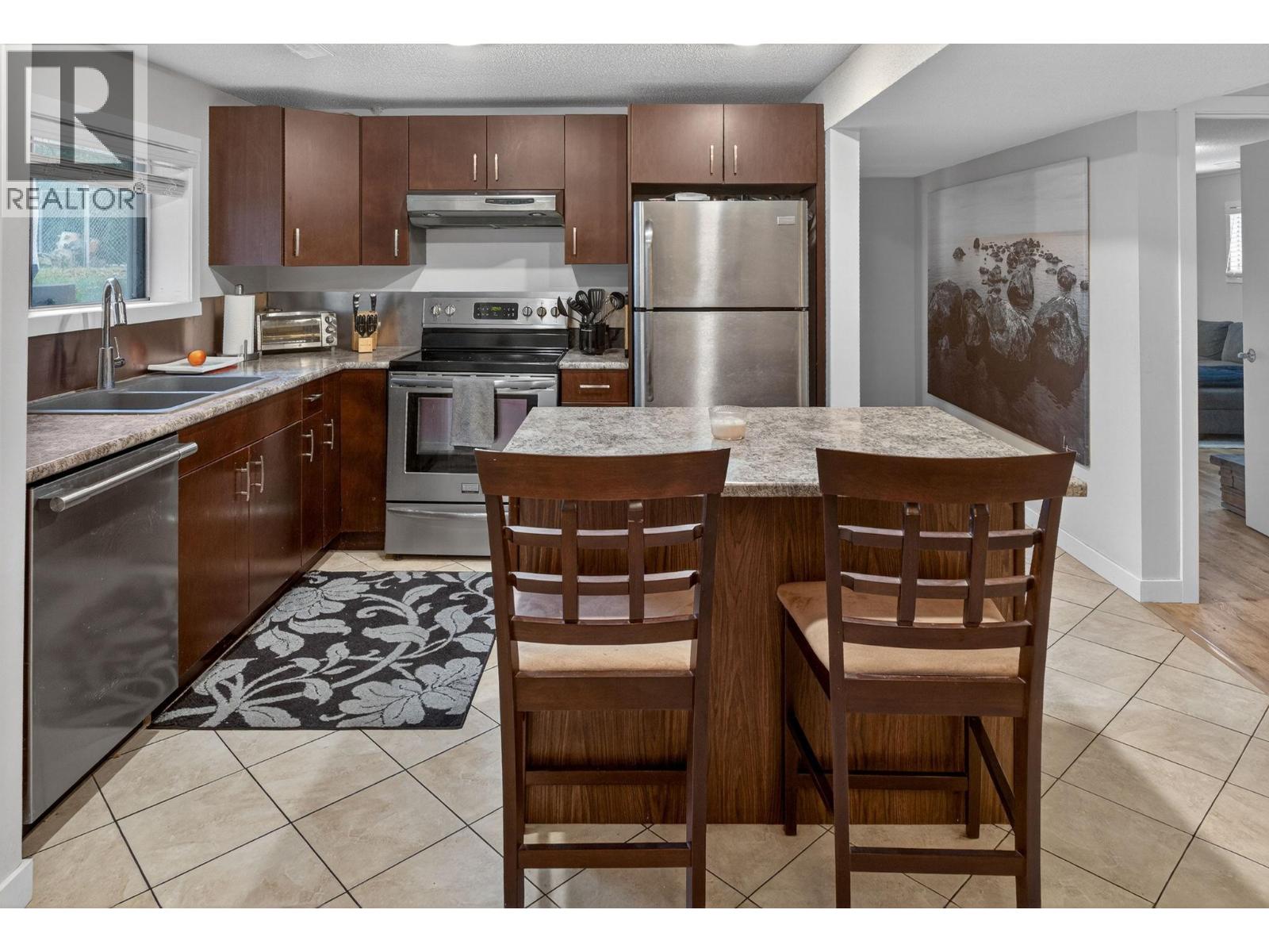  675 Lacey Road, Kelowna