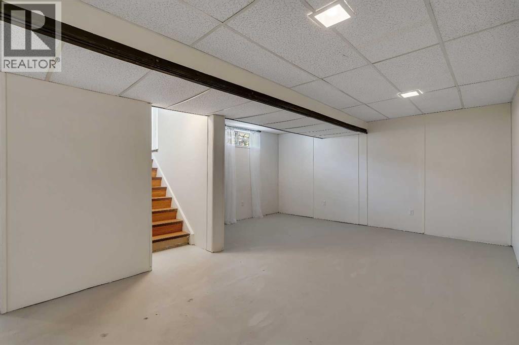 Single Family House Bi-level for Sale in   Avenue SE Dover Calgary 