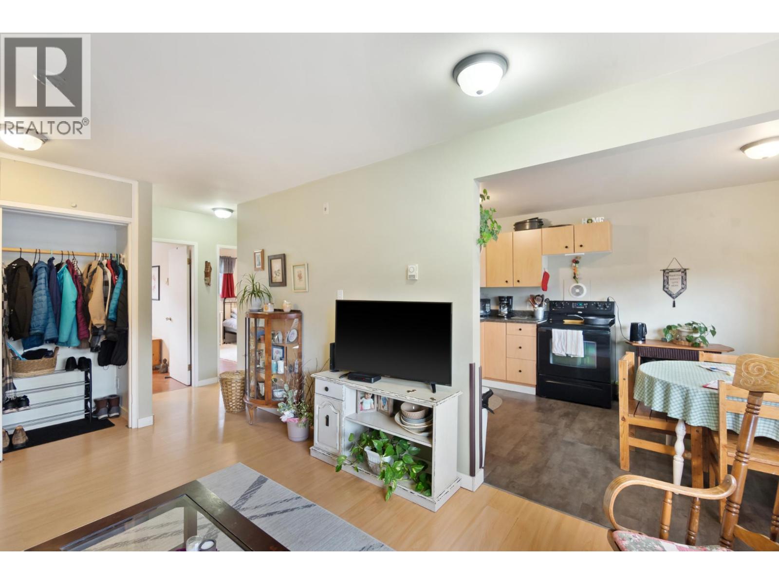  525 11TH Avenue, Castlegar