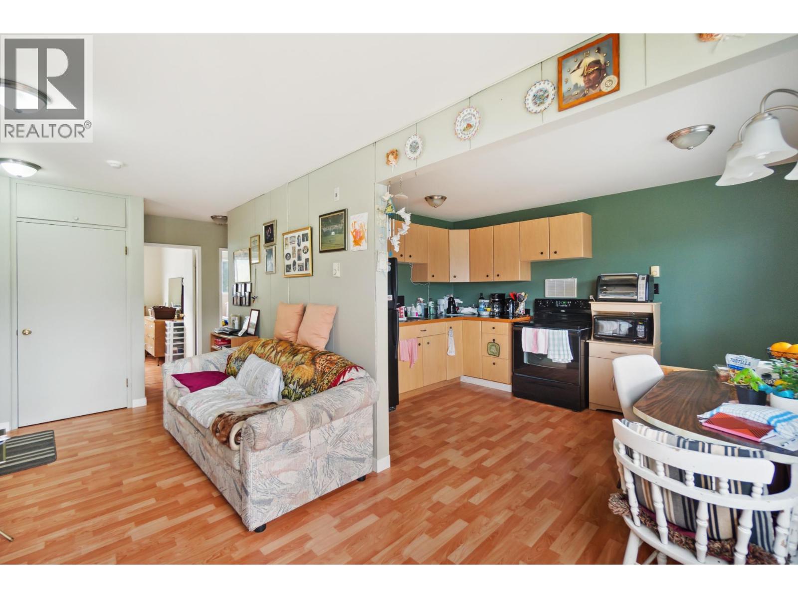  525 11TH Avenue, Castlegar