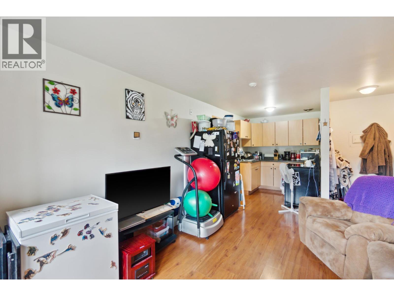  525 11TH Avenue, Castlegar