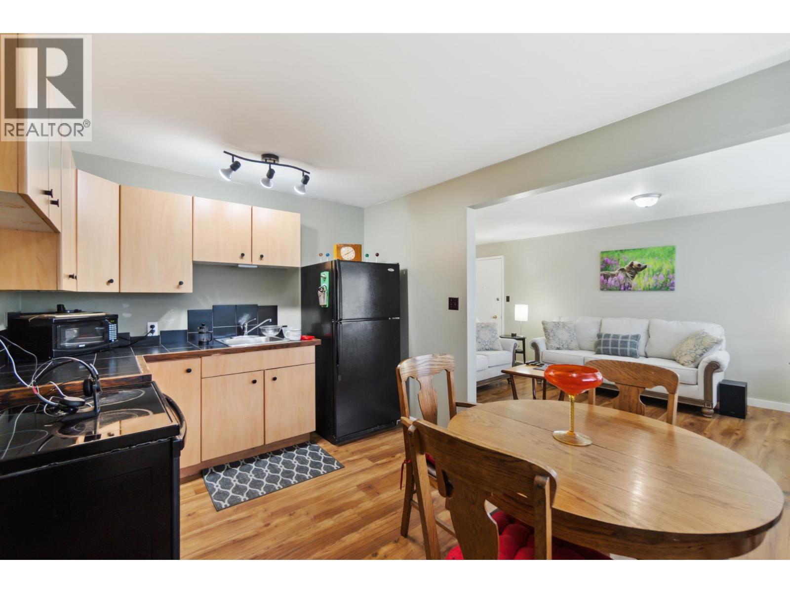  525 11TH Avenue, Castlegar