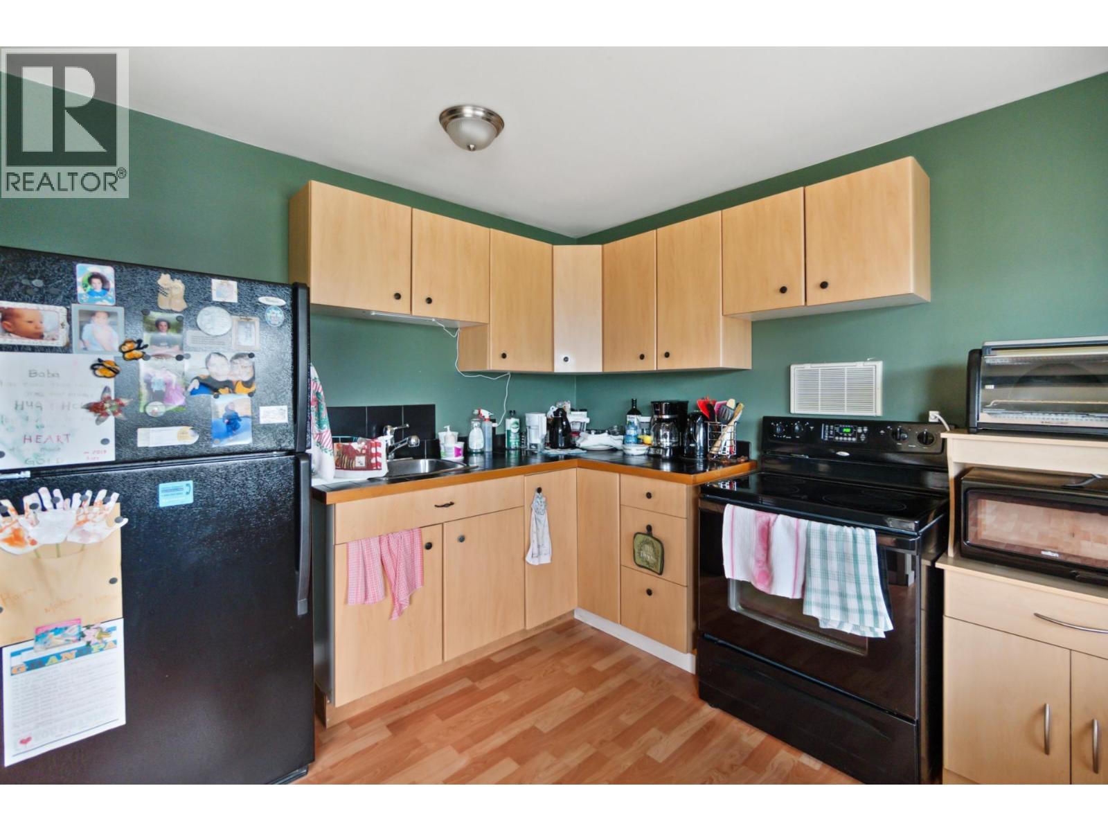  525 11TH Avenue, Castlegar