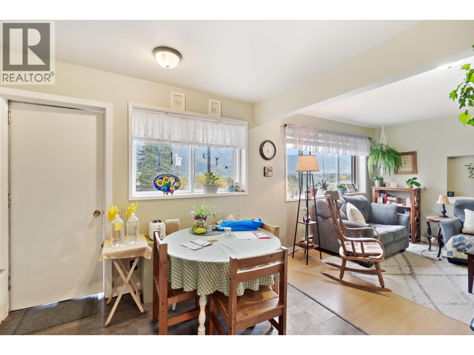  525 11TH Avenue, Castlegar