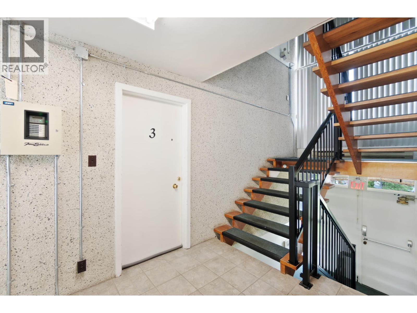  525 11TH Avenue, Castlegar