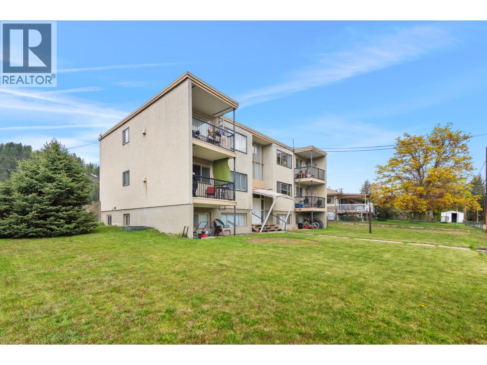  525 11TH Avenue, Castlegar