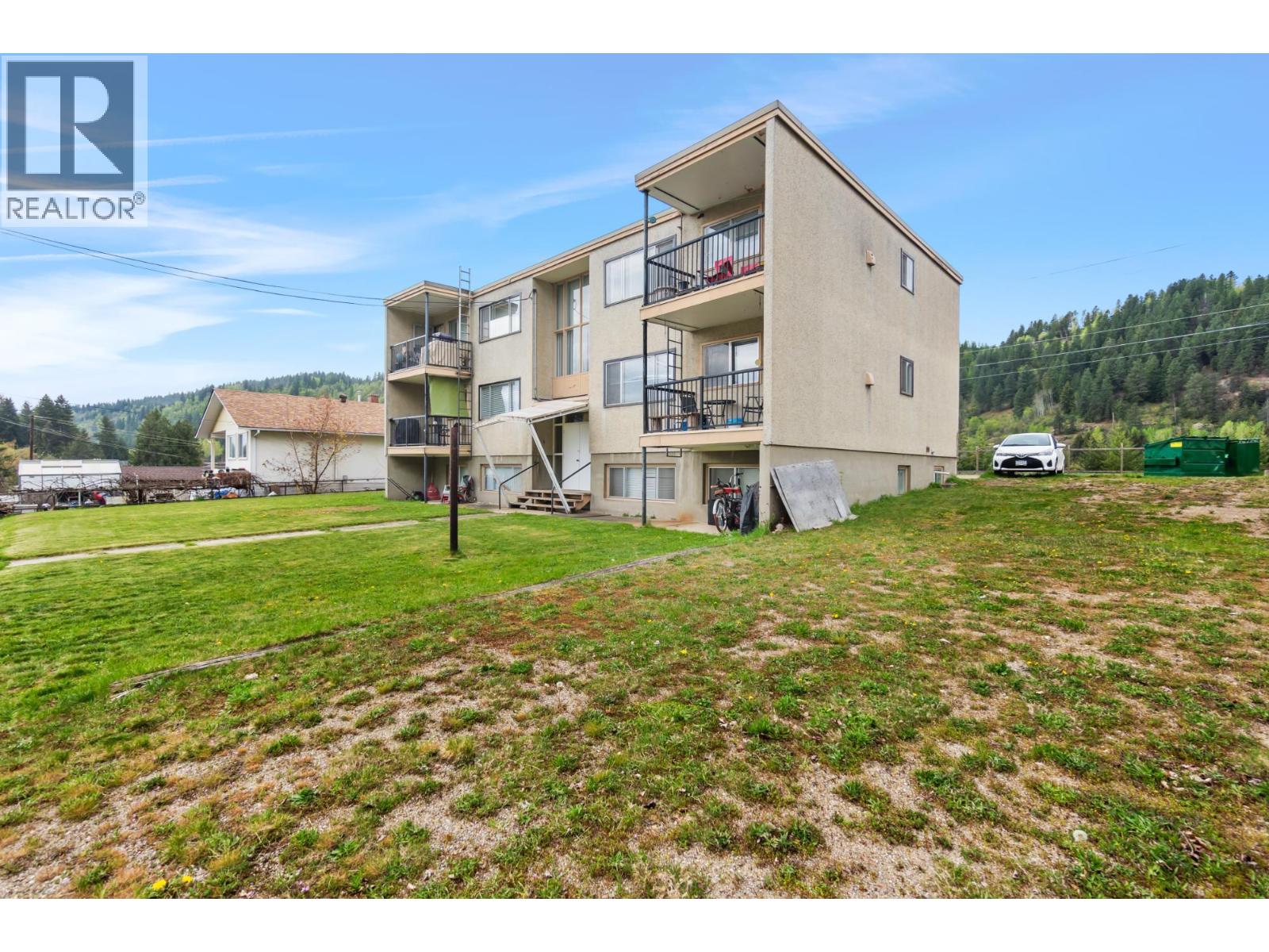  525 11TH Avenue, Castlegar