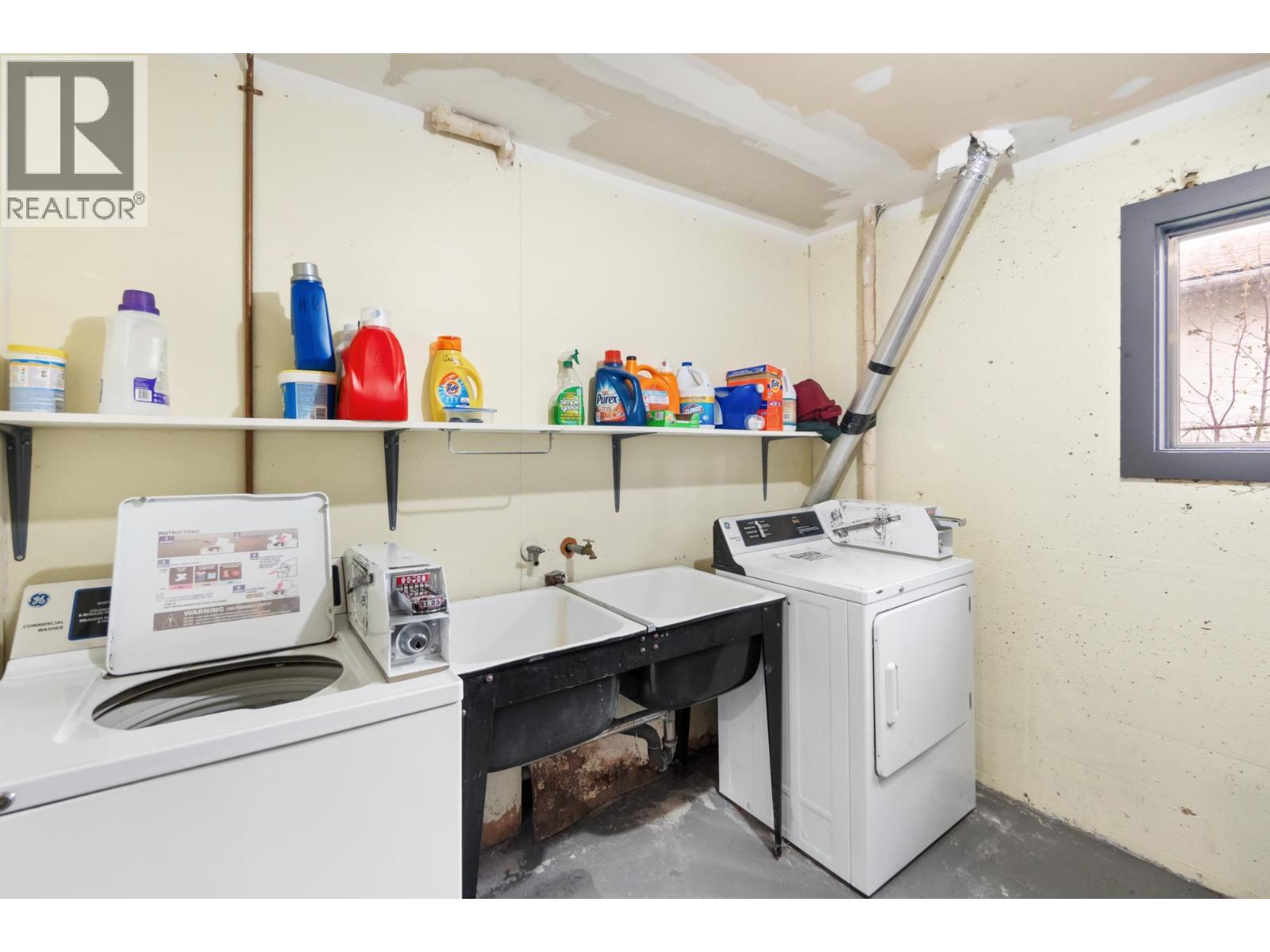  525 11TH Avenue, Castlegar