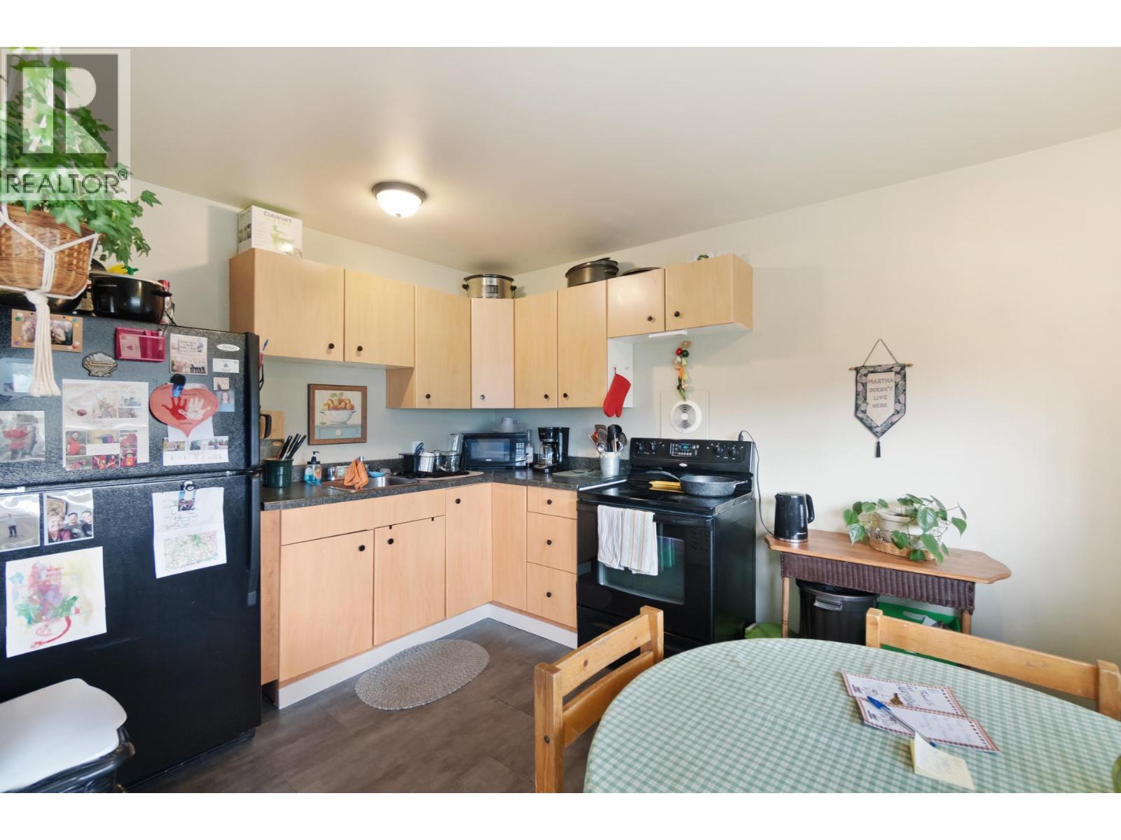  525 11TH Avenue, Castlegar