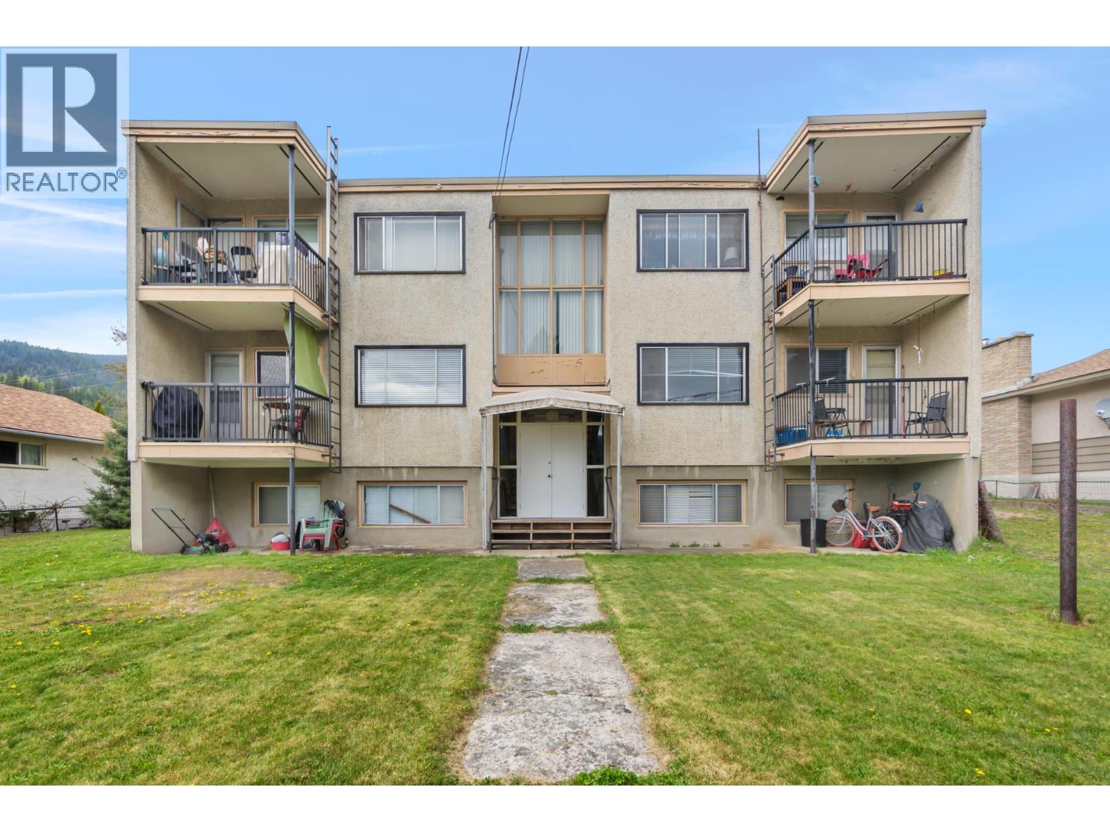  525 11TH Avenue, Castlegar