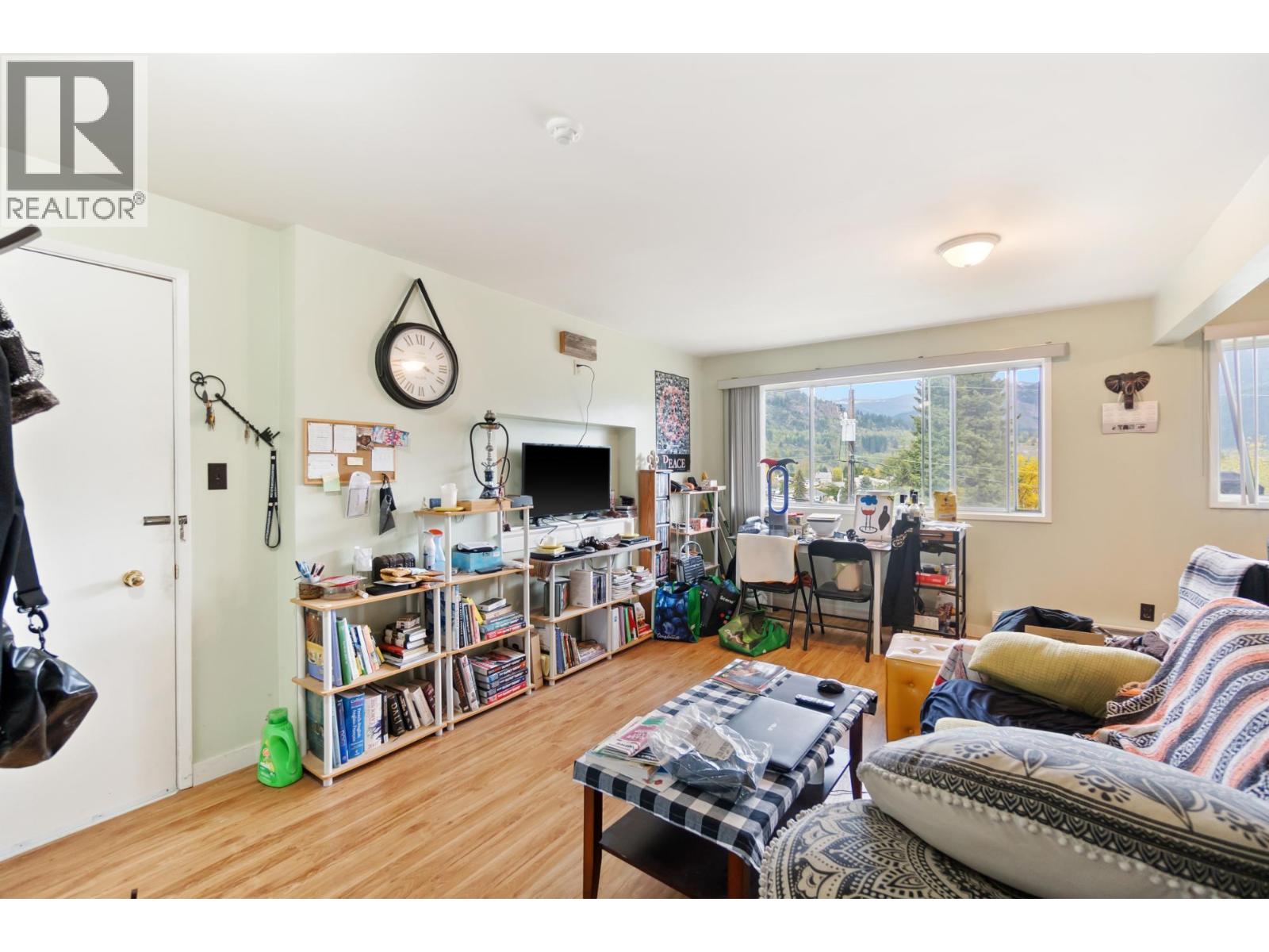  525 11TH Avenue, Castlegar