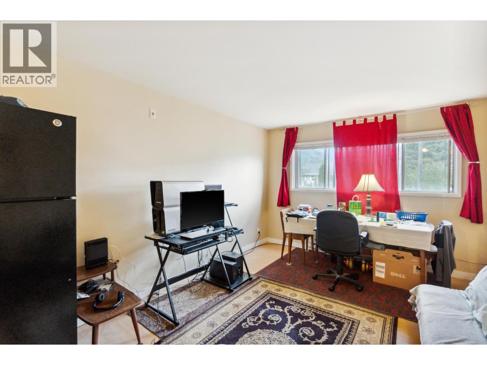  525 11TH Avenue, Castlegar