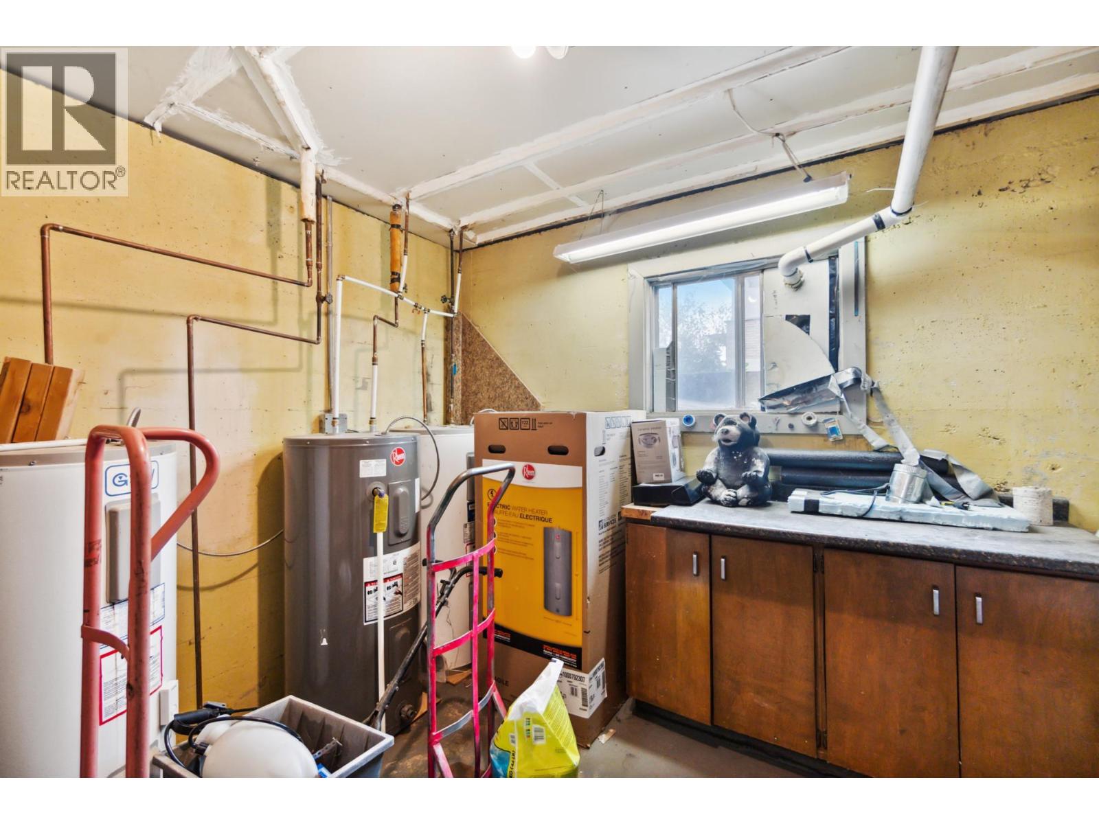  525 11TH Avenue, Castlegar