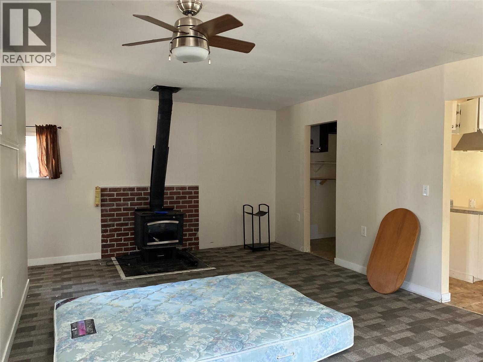 5325 33 Highway, Beaverdell