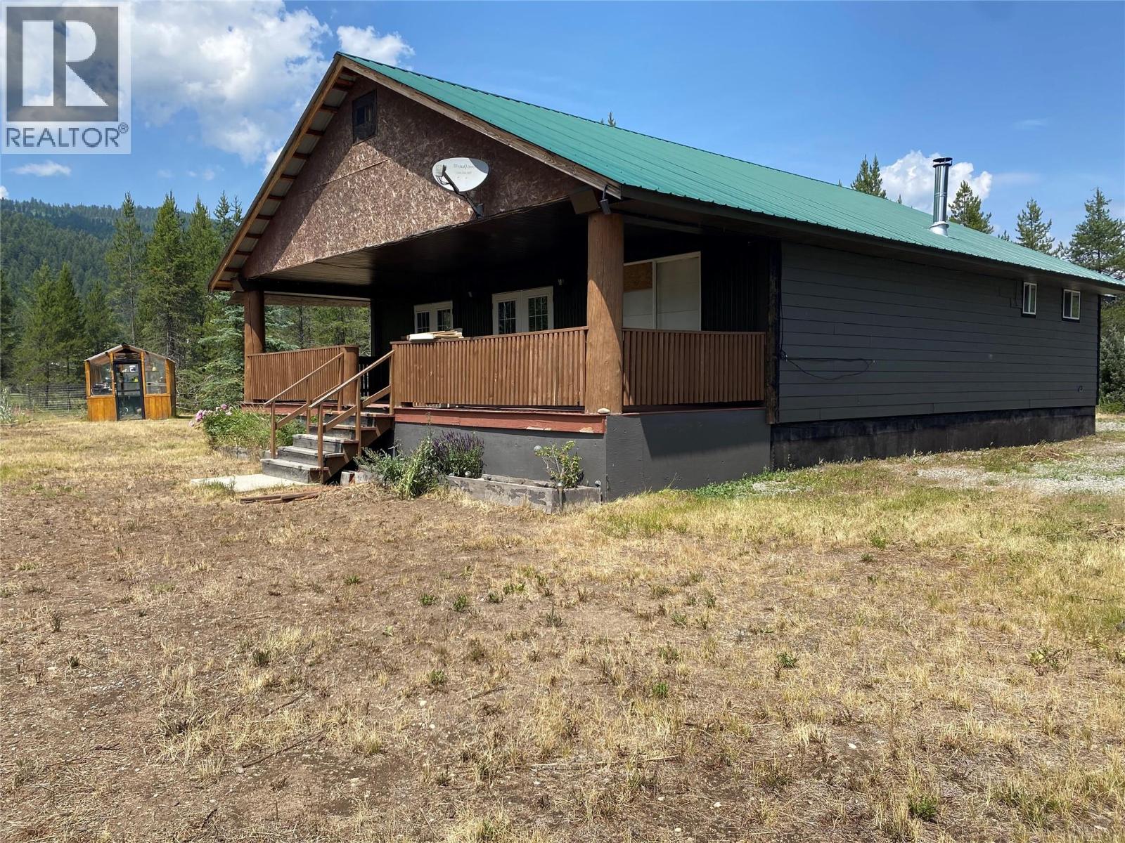 5325 33 Highway, Beaverdell