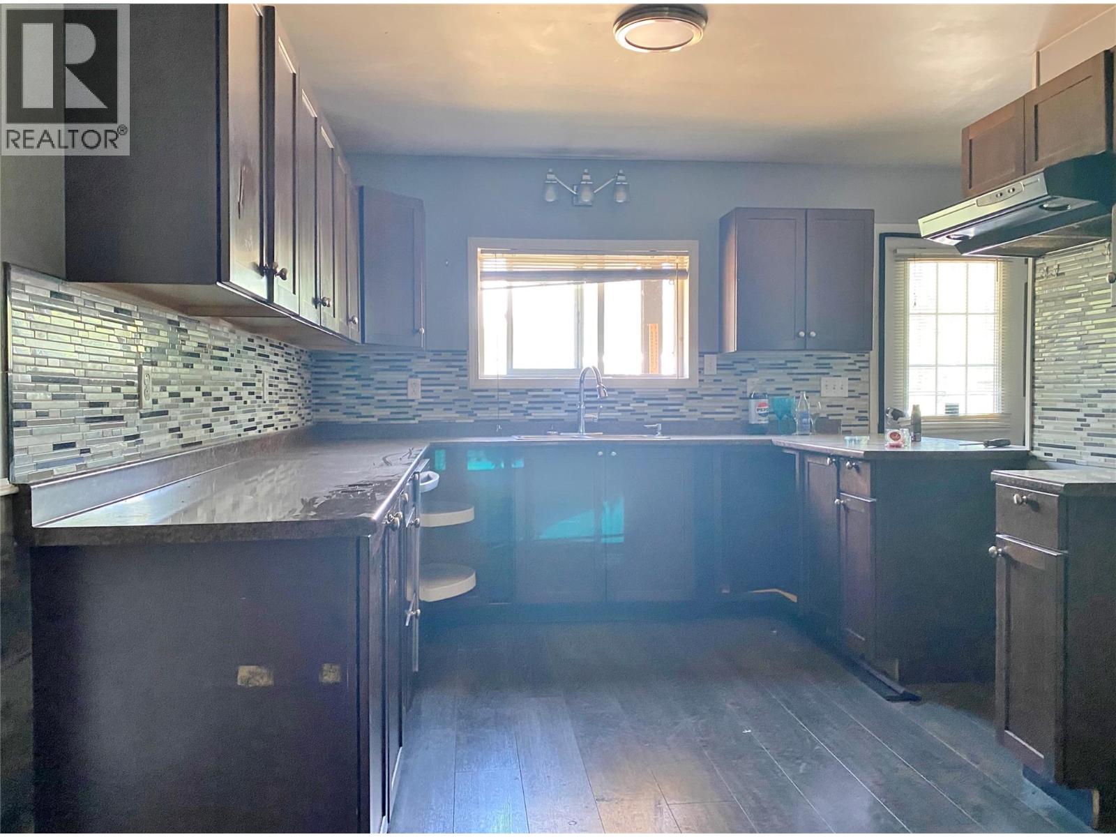 5325 33 Highway, Beaverdell