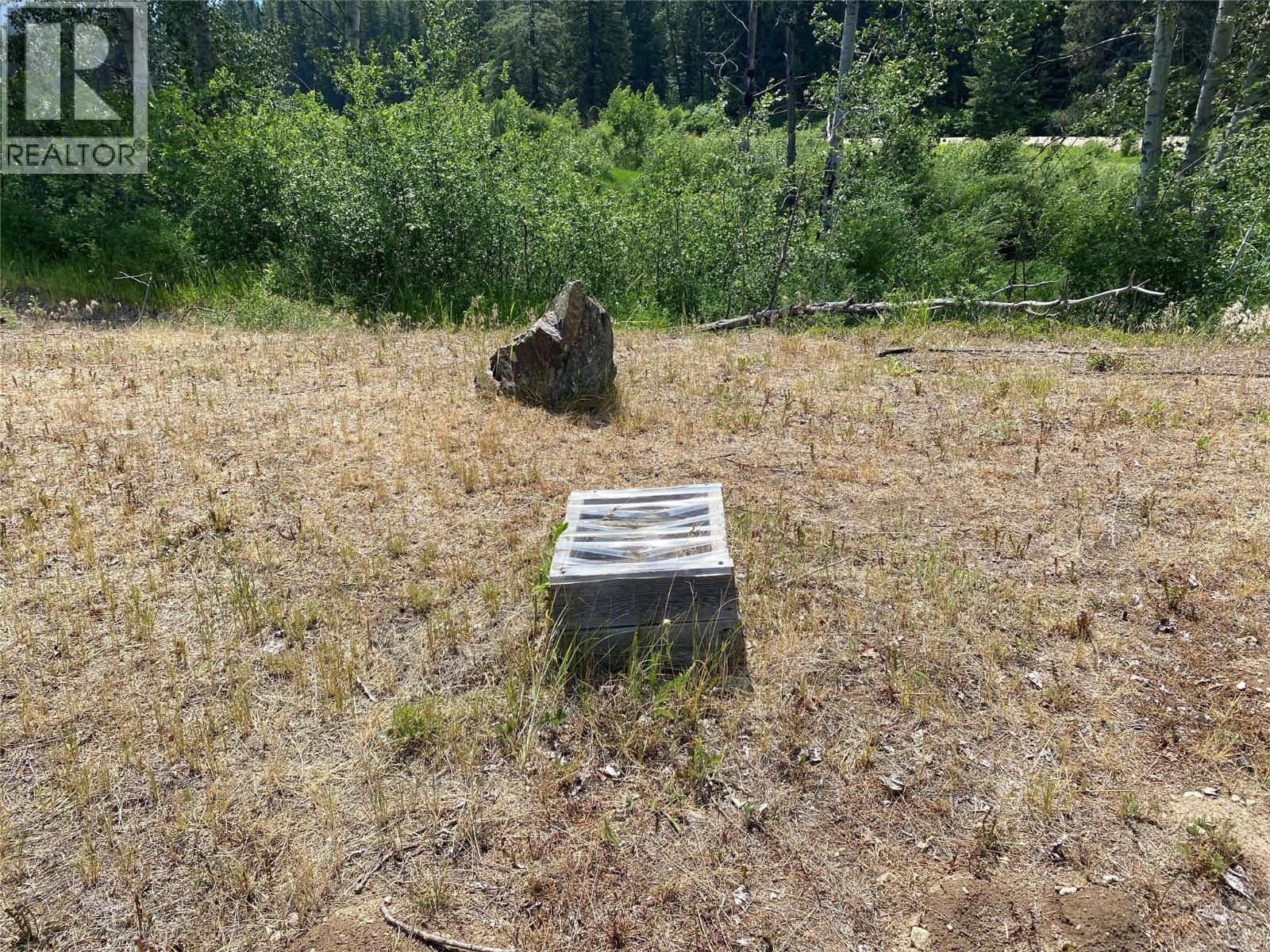 5325 33 Highway, Beaverdell