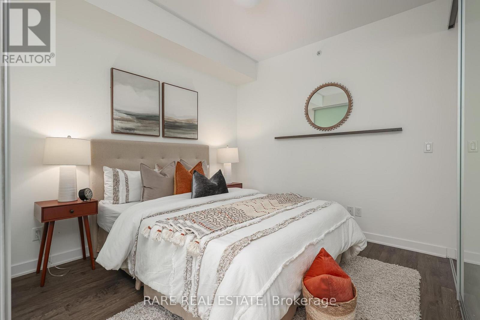 #711 32 CAMDEN STREET - 9