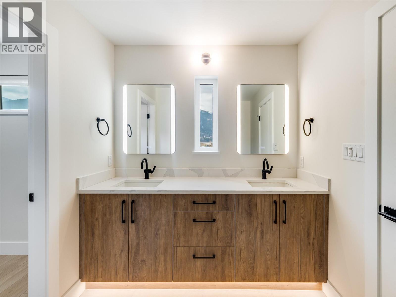 910 Lakeside Drive Unit# 107, Nelson