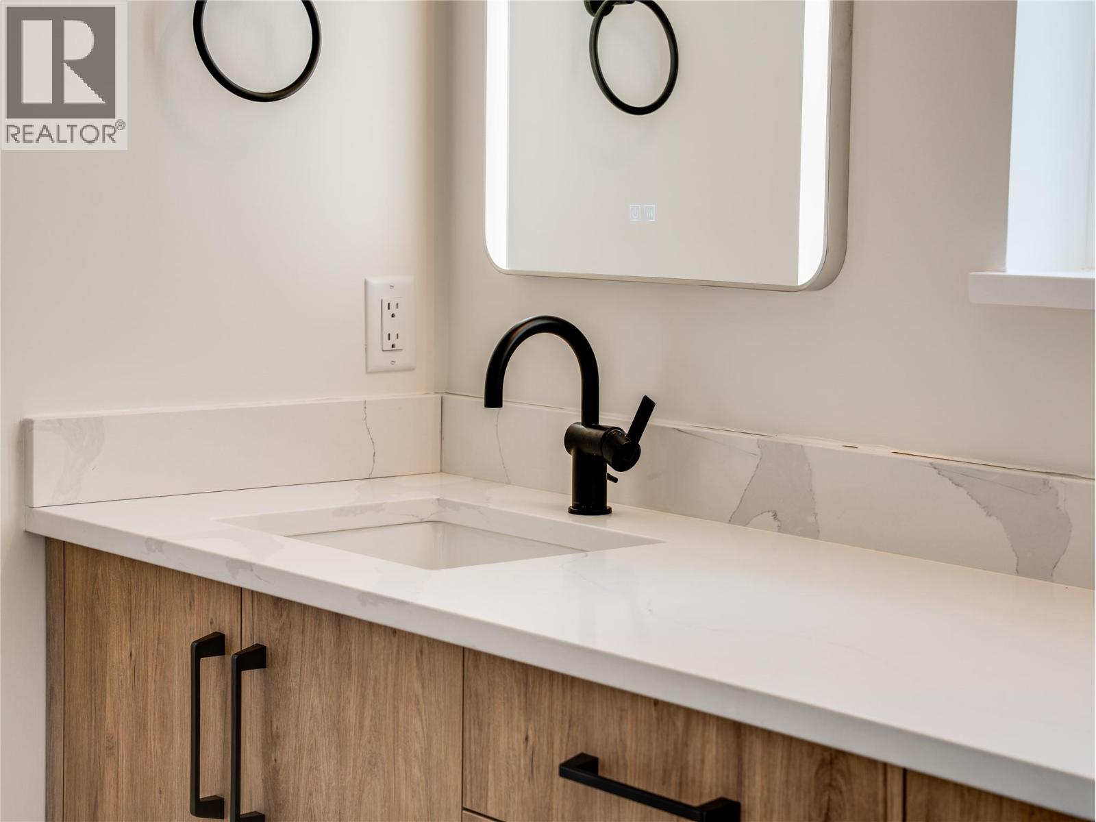 910 Lakeside Drive Unit# 107, Nelson